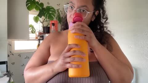 RIRI OR DREAMY online show from 01-31-25, 09:48