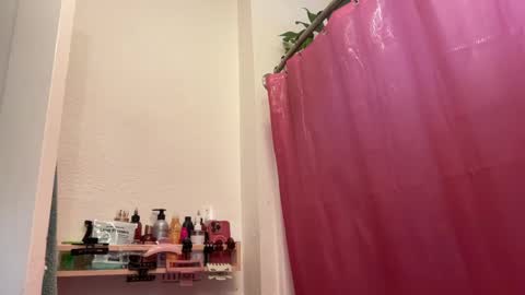 RIRI OR DREAMY online show from 03-11-25, 07:36