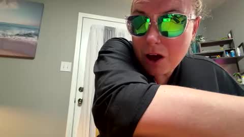 drew863901 online show from 05-18-26, 01:02