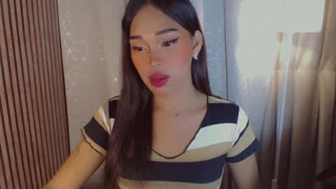 Snapshot of dreyanajones chatting on 07-27-26, 04:03 Dreyana online show from 07-27-26, 04:03