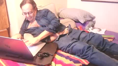 Dr. Feelgood online show from 02-17-25, 04:09