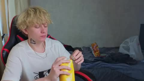 Mark online show from 05-25-26, 05:08
