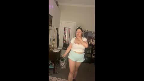 Snapshot of drippykitty888 chatting on 02-06-26, 01:36 Drippy kitty online show from 02-06-26, 01:36