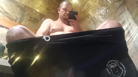 Snapshot of droc1824 chatting on 09-21-25, 06:15 droc1824 online show from 09-21-25, 06:15