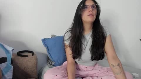 Snapshot of drod6621 chatting on 02-05-26, 02:27 CamiSanti online show from 02-05-26, 02:27