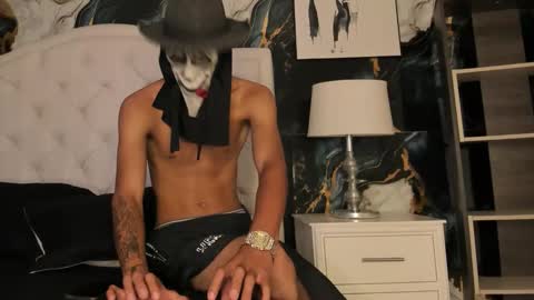 Snapshot of drop_sex chatting on 10-31-25, 12:17 Smith Santiago   online show from 10-31-25, 12:17