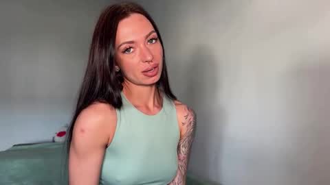 Snapshot of drunk_bosss chatting on 05-18-26, 02:51 Bella online show from 05-18-26, 02:51