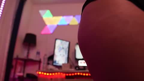 Snapshot of dsexiestqueen chatting on 11-21-25, 10:58 Trixy Latex Doll online show from 11-21-25, 10:58