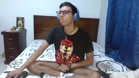 Snapshot of dtwink0310 chatting on 01-06-26, 02:15 David online show from 01-06-26, 02:15