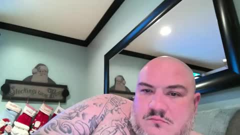 Snapshot of dubtrump chatting on 12-22-25, 04:42 dubtrump online show from 12-22-25, 04:42