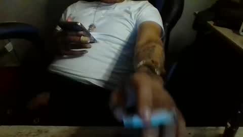 Snapshot of dubz07 chatting on 10-24-25, 08:11 dubz07 online show from 10-24-25, 08:11