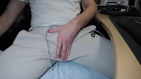 Snapshot of duderuhornyx chatting on 01-26-25, 10:46 duderuhornyx online show from 01-26-25, 10:46