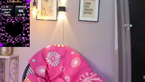 dulce__fiore07 online show from 09-25-25, 01:15