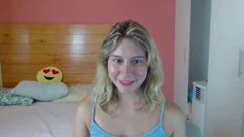 Snapshot of dulce__victoria__ chatting on 03-19-26, 02:26 dulce__victoria__ online show from 03-19-26, 02:26