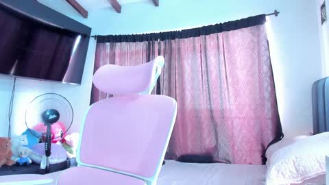 Snapshot of dulce_acosta chatting on 01-07-25, 02:19 Dulce online show from 01-07-25, 02:19