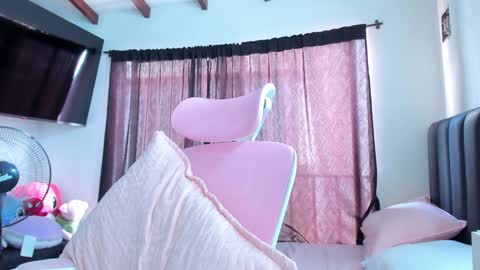 Snapshot of dulce_acosta chatting on 01-07-25, 05:20 Dulce online show from 01-07-25, 05:20