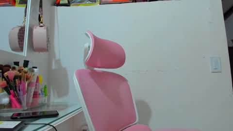Snapshot of dulce_acosta chatting on 01-14-25, 09:20 Dulce online show from 01-14-25, 09:20