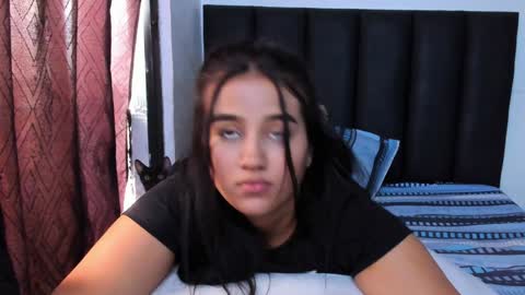 Snapshot of dulce_acosta chatting on 01-21-25, 06:12 Dulce online show from 01-21-25, 06:12