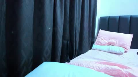 Snapshot of dulce_acosta chatting on 02-12-25, 01:19 Dulce online show from 02-12-25, 01:19