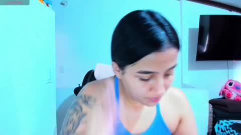 Snapshot of dulce_acosta chatting on 09-19-25, 01:34 Dulce online show from 09-19-25, 01:34