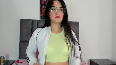 Snapshot of dulce_amg chatting on 01-21-25, 01:11 Dulce amg online show from 01-21-25, 01:11