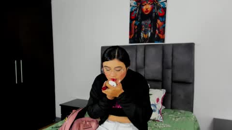 Snapshot of dulce_amg chatting on 02-27-25, 12:13 Dulce amg online show from 02-27-25, 12:13