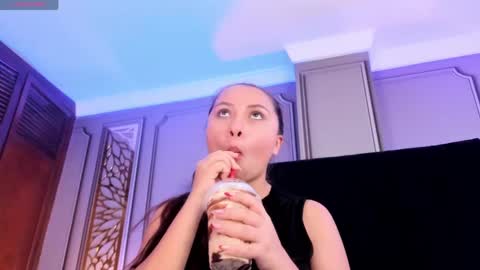 Dulce online show from 04-18-26, 07:58