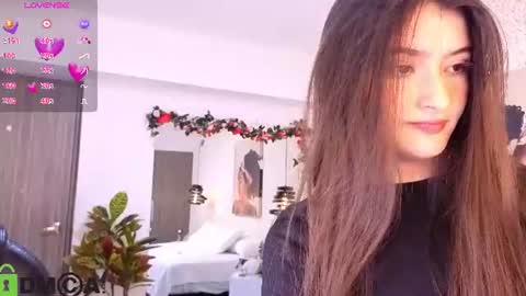 Snapshot of dulce_isabel_ chatting on 06-17-26, 03:53 dulce_isabel_ online show from 06-17-26, 03:53