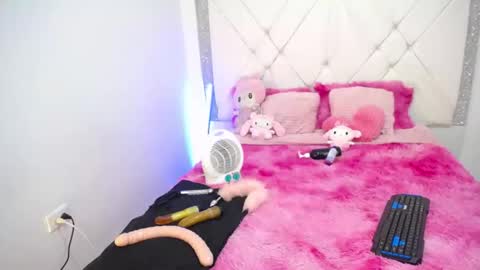 dulce_kiy online show from 12-19-25, 06:09