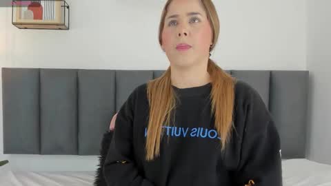 dulce_mg online show from 11-18-25, 07:18