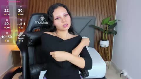Snapshot of dulce_natyy chatting on 02-13-25, 02:12 N A T Y online show from 02-13-25, 02:12