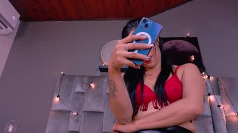 DULCE AURORA online show from 10-23-25, 03:06