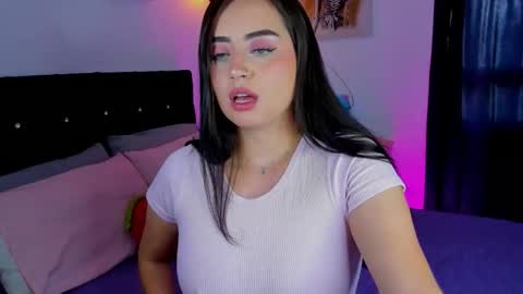 Snapshot of dulcedanii chatting on 12-19-25, 01:51 Daniela online show from 12-19-25, 01:51