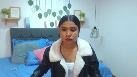 Snapshot of dulcee_mia_ chatting on 06-11-26, 03:21 Tell me Mia online show from 06-11-26, 03:21