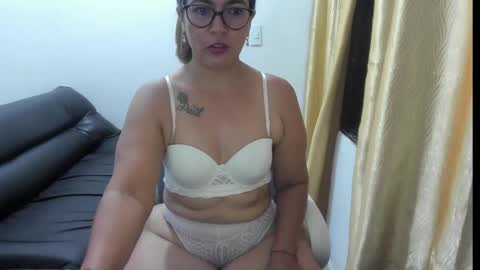 Snapshot of dulcemilf_ chatting on 01-27-25, 04:41 Dulce online show from 01-27-25, 04:41