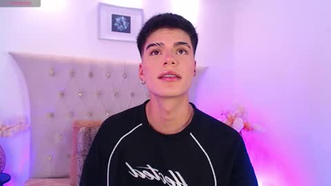 Dulcey online show from 11-24-25, 04:34