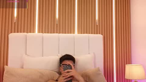 Dulcey online show from 03-18-26, 04:48