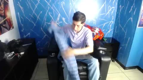 Dumbito73 online show from 03-07-25, 08:55