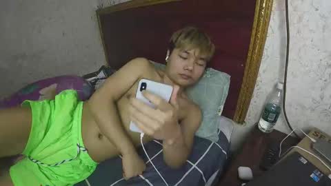 dumeila online show from 12-22-25, 04:15