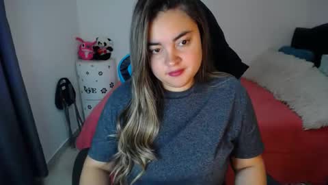 Nicole   online show from 03-06-25, 08:37