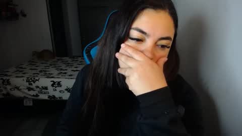 Nicole   online show from 10-10-25, 01:48