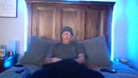 DUO2069 online show from 11-28-25, 06:21