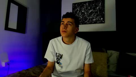 Snapshot of duolust chatting on 11-02-25, 12:40 Thomas and Noah online show from 11-02-25, 12:40