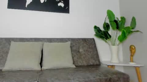 Snapshot of duolust chatting on 06-18-26, 10:52 Thomas and Noah online show from 06-18-26, 10:52