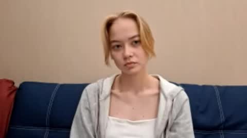 Alisa online show from 10-08-25, 04:04