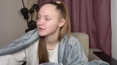 Snapshot of dustydeida chatting on 12-15-25, 08:13 Jenny online show from 12-15-25, 08:13