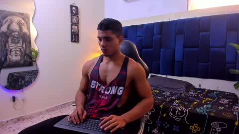 DUSTYN MICHELLE online show from 05-23-26, 02:32