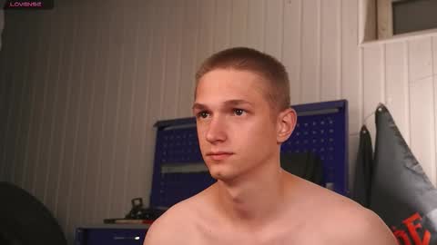 Dustyn online show from 09-17-25, 05:14