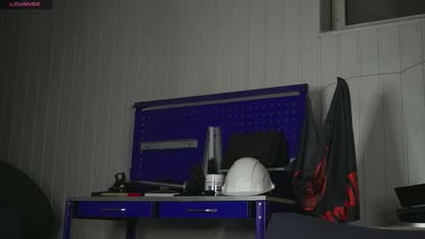 Dustyn online show from 09-30-25, 04:23