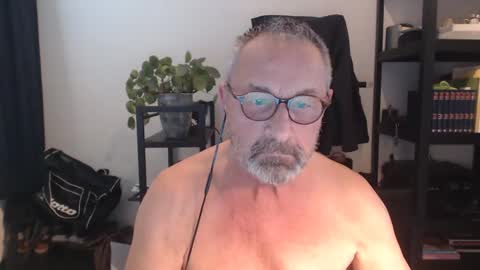 DutchPear online show from 01-26-25, 02:08